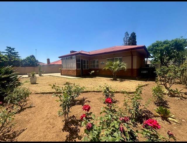 3 BEDROOM HOUSE FOR SALE IN VANDERBIJLPARK CE 2